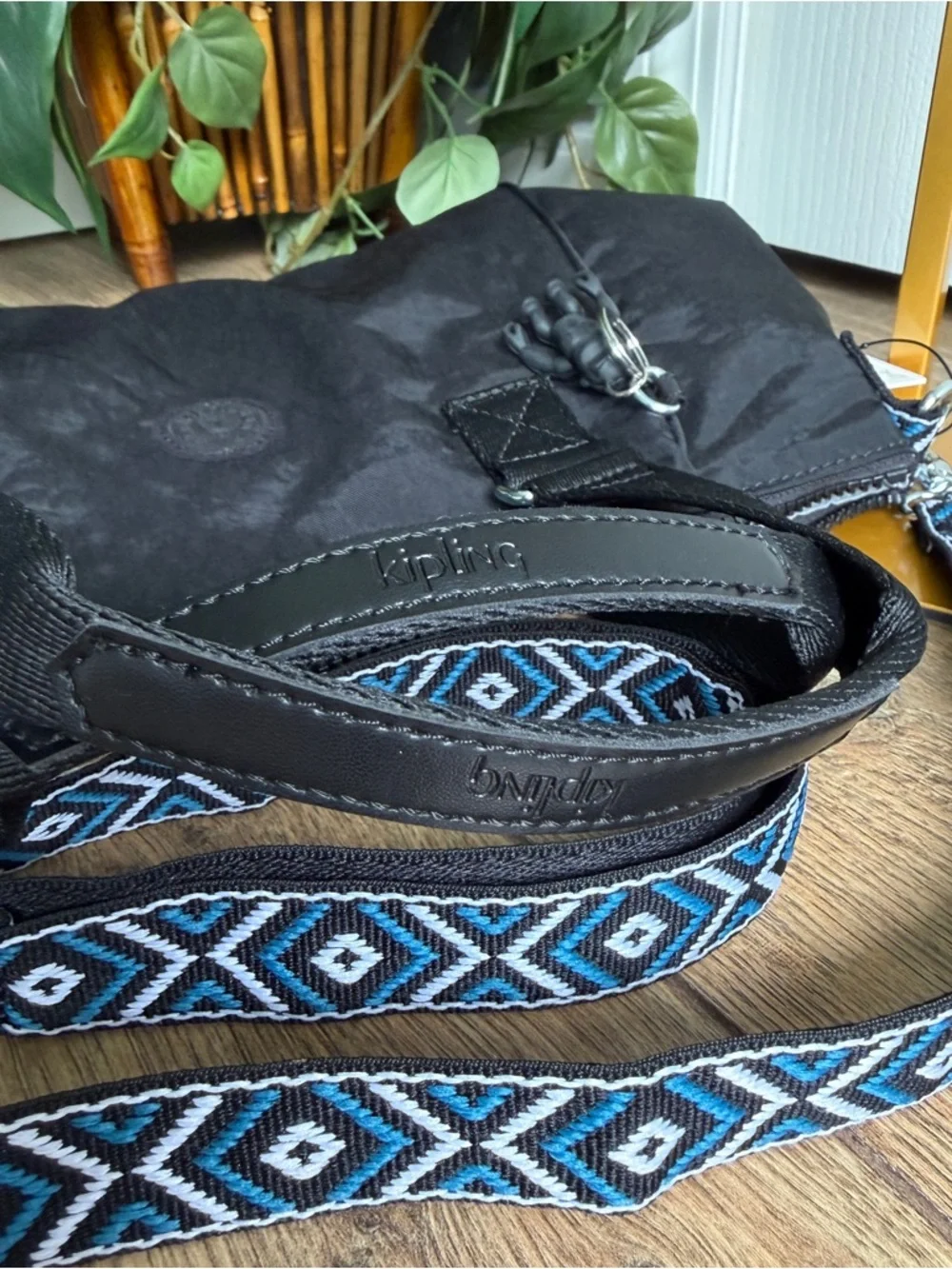 Kipling KIA3X7 Amiel Black Multi Color Web Strap Shoulder Crossbody Bag – NWT - Picture 13 of 13